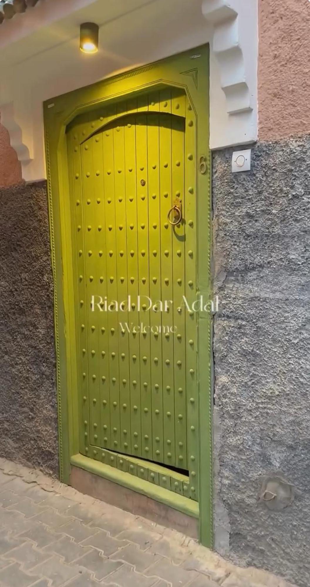Riad Dar Adal Exclusivite 2 A 6 Personnes Petit Dejeuner Compris Place Jemaa El Fna Marrakesh Eksteriør bilde